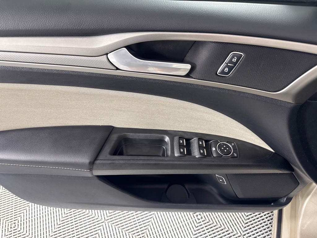 2017 Ford Fusion Image 9