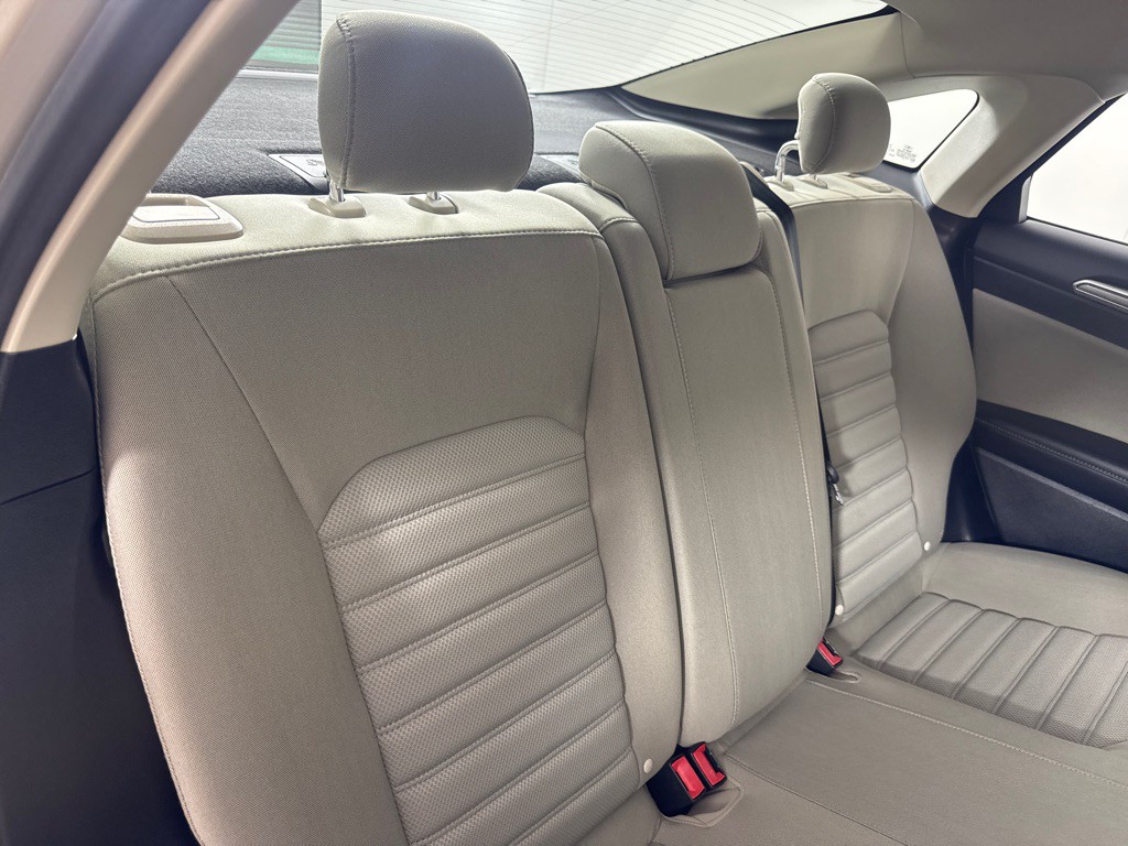 2017 Ford Fusion Image 19