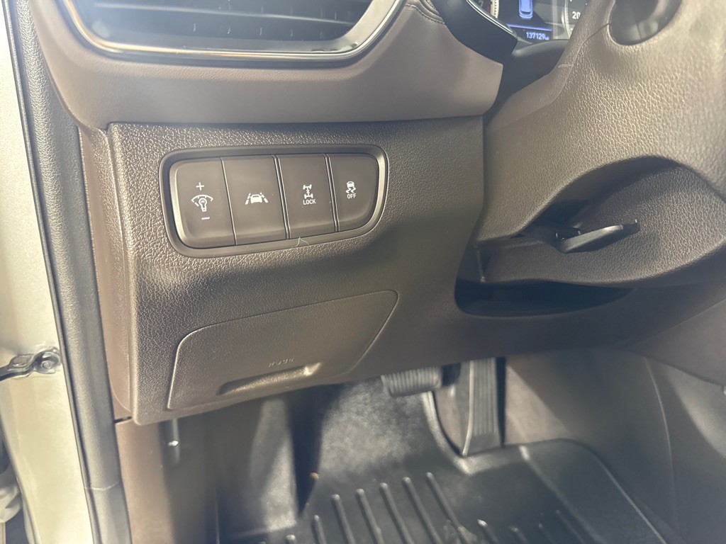 2020 Hyundai Santa Fe Image 15