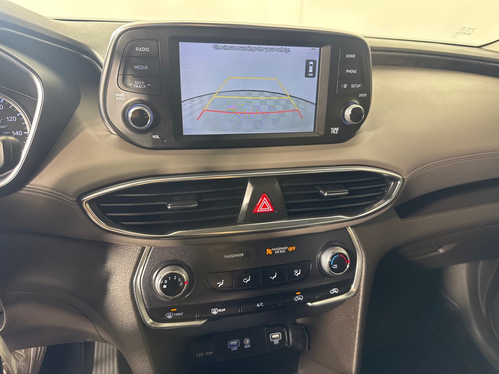 2020 Hyundai Santa Fe Image 17