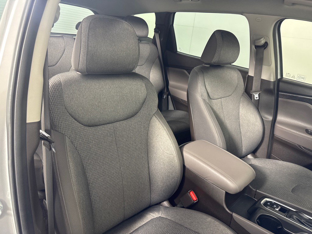 2020 Hyundai Santa Fe Image 25