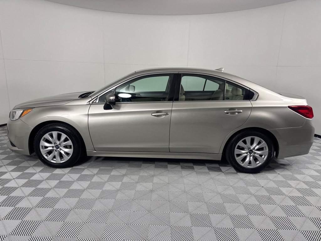 2017 Subaru Legacy Image 8