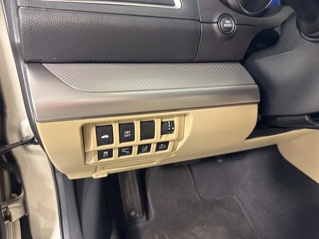 2017 Subaru Legacy Image 15