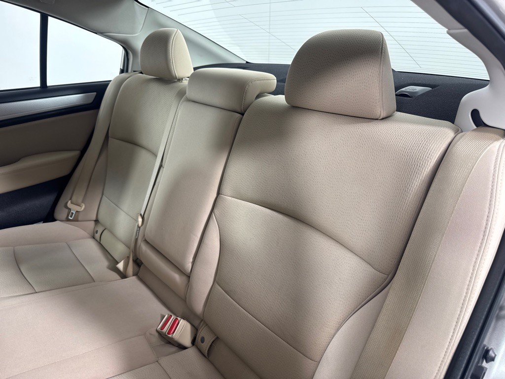 2017 Subaru Legacy Image 21