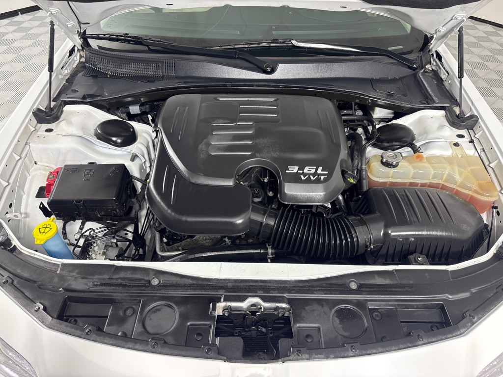 2017 Chrysler 300 Image 26
