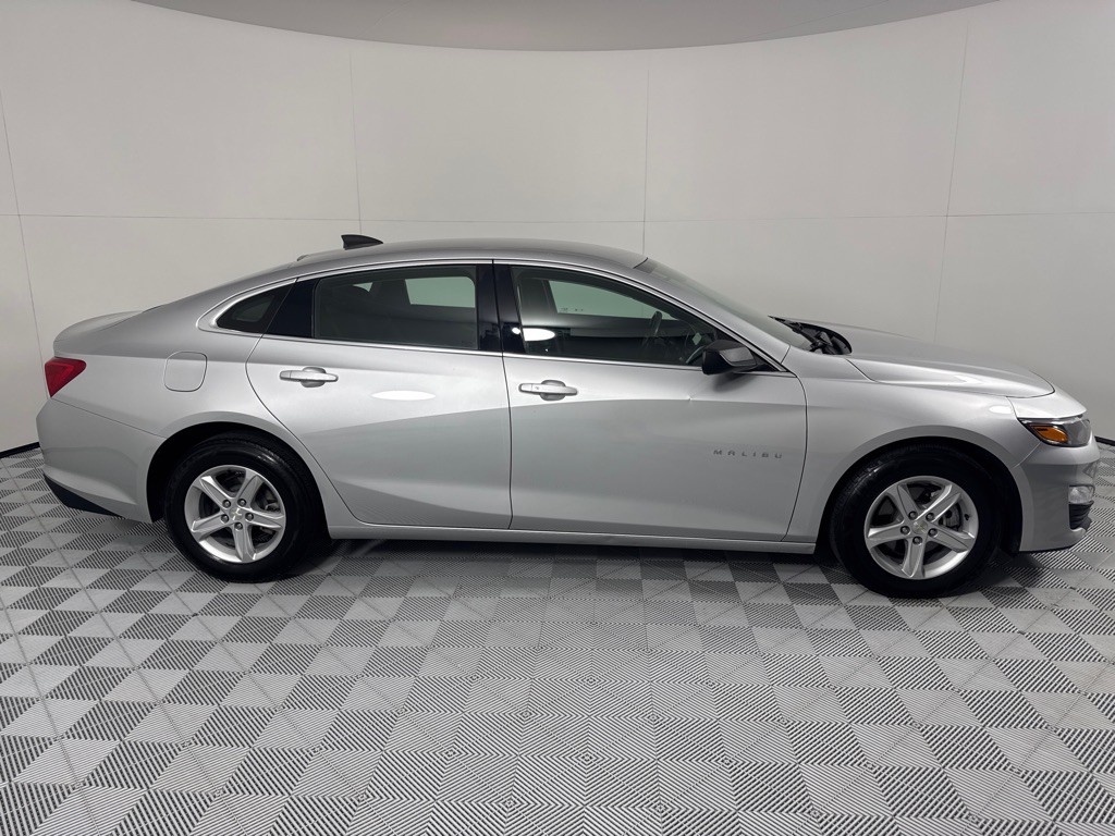 2020 Chevrolet Malibu Image 4
