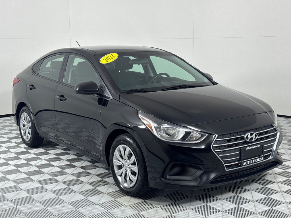 2021 Hyundai Accent Image 3