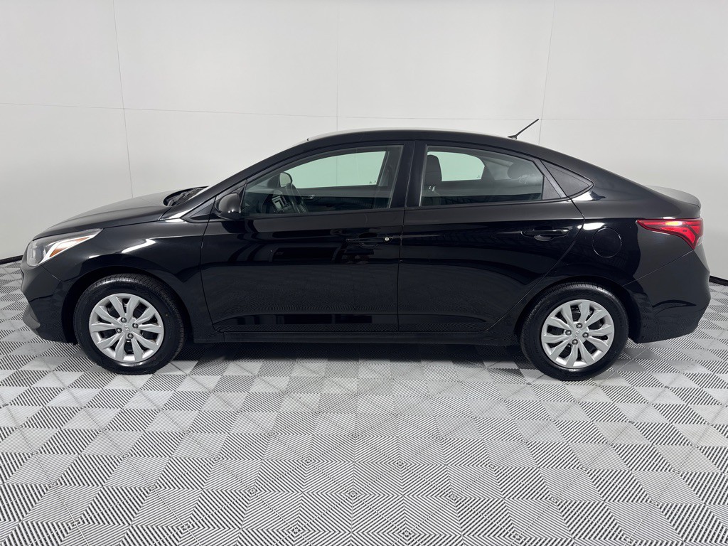2021 Hyundai Accent Image 9
