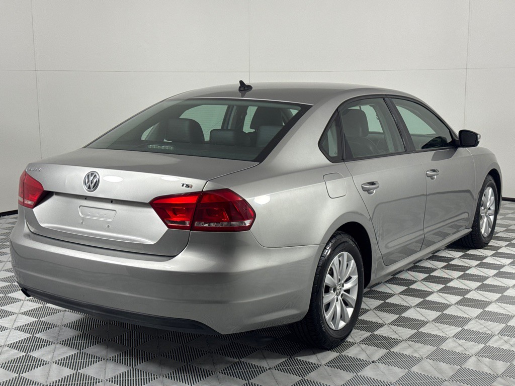 2014 Volkswagen Passat Image 5
