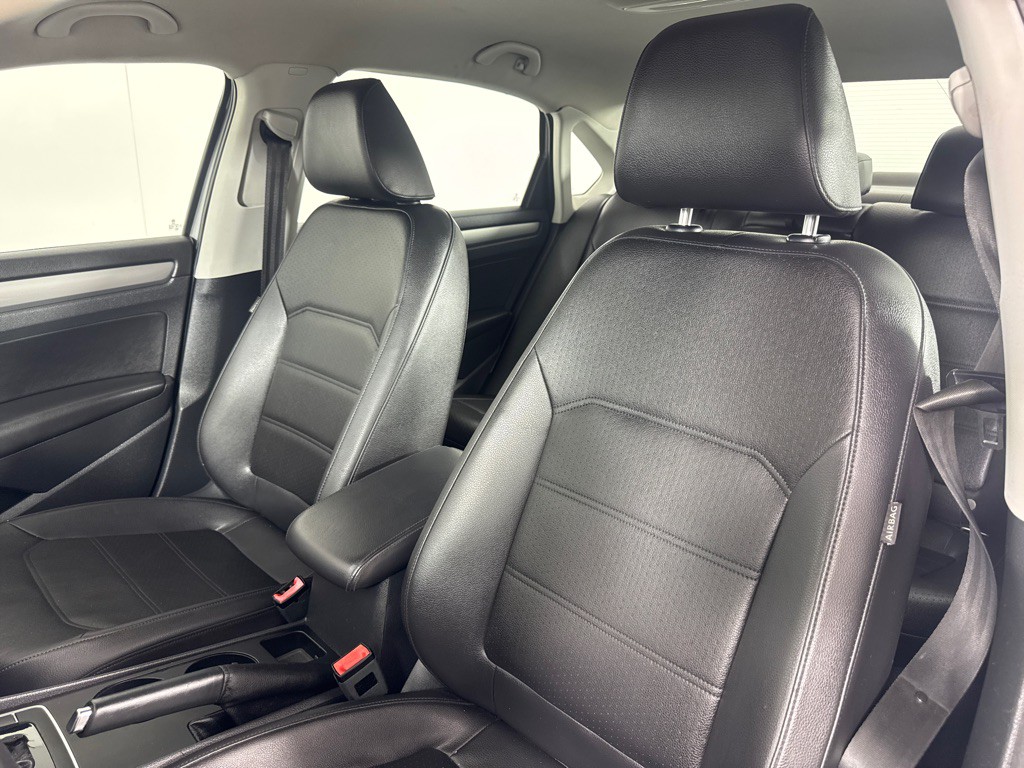 2014 Volkswagen Passat Image 13