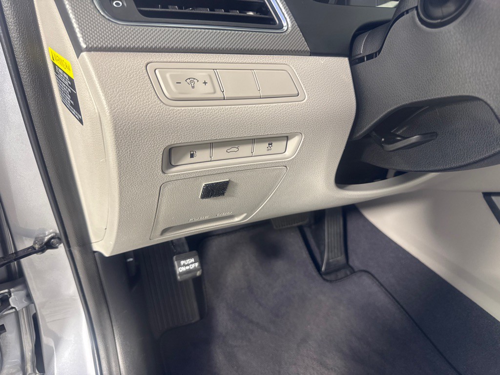 2016 Hyundai Sonata Image 16