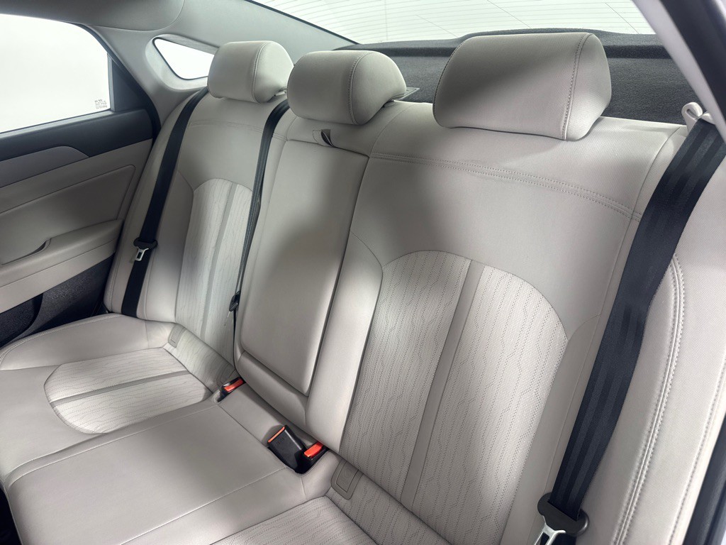 2016 Hyundai Sonata Image 21