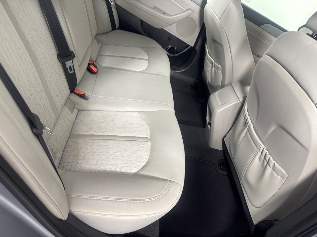2016 Hyundai Sonata Image 22