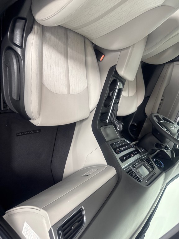 2016 Hyundai Sonata Image 24