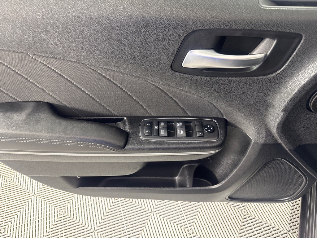 2019 Dodge Charger Image 12
