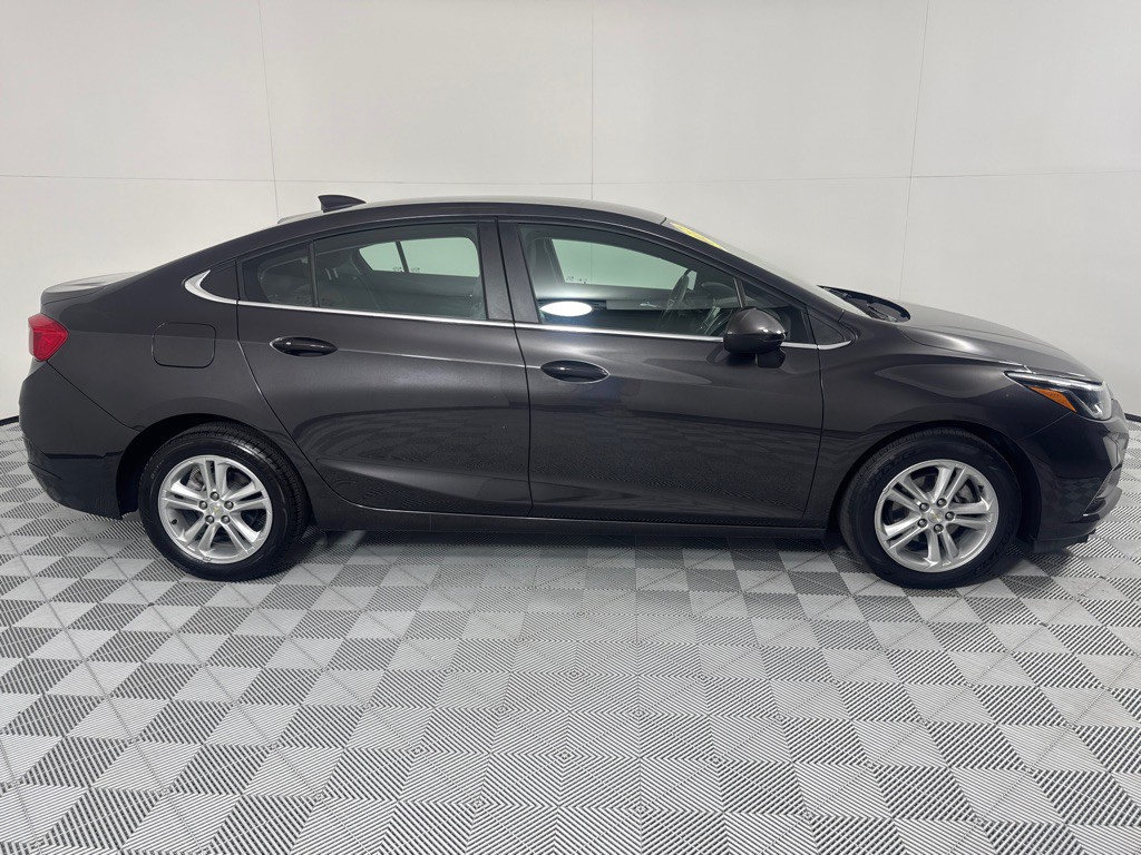 2017 Chevrolet Cruze Image 4