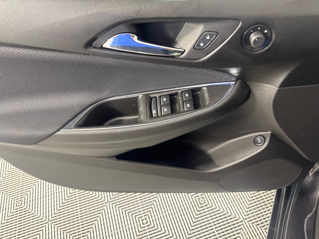 2017 Chevrolet Cruze Image 12