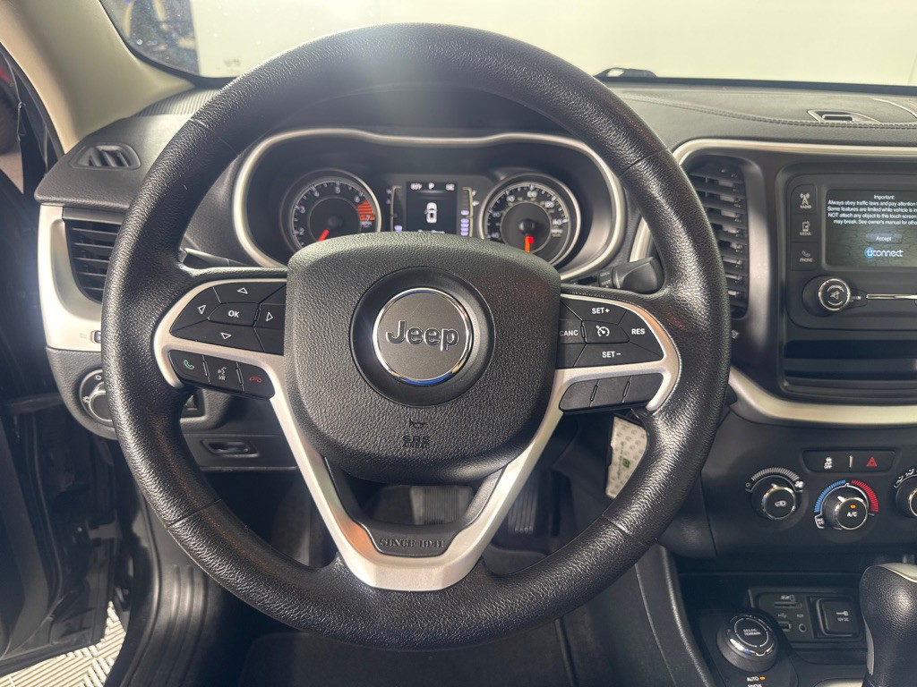 2016 Jeep Cherokee Image 16