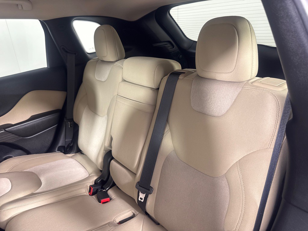 2016 Jeep Cherokee Image 20