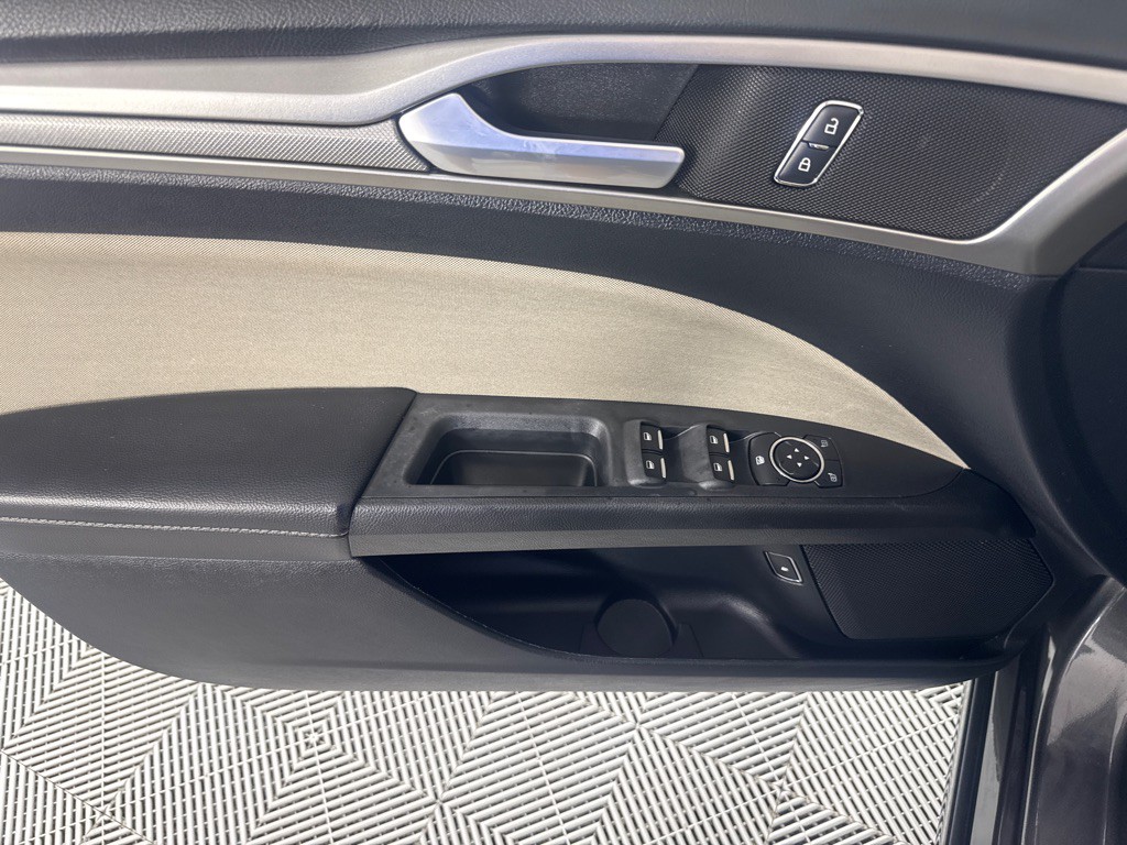 2018 Ford Fusion Image 9