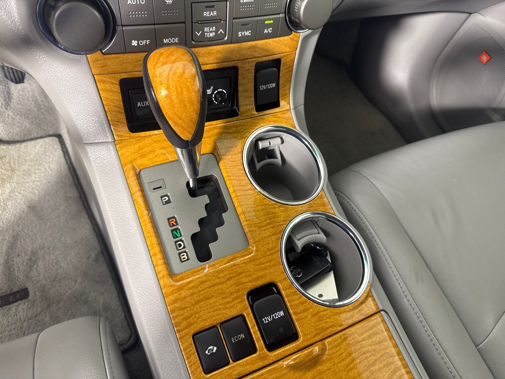2010 Toyota Highlander Image 17