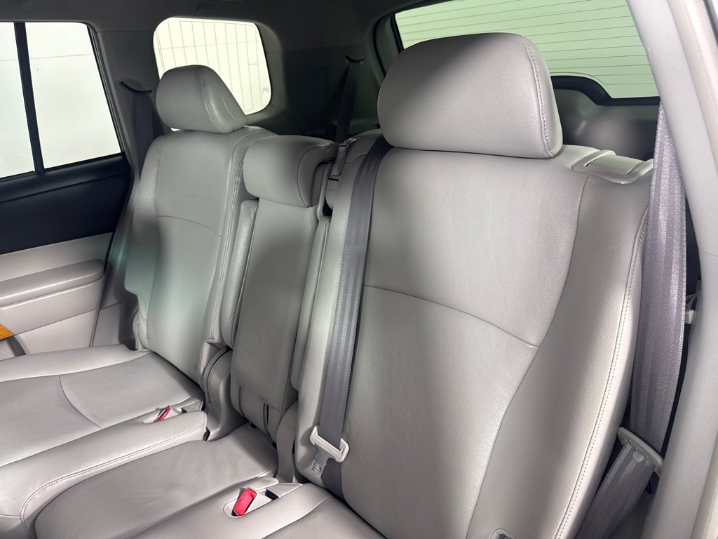 2010 Toyota Highlander Image 19