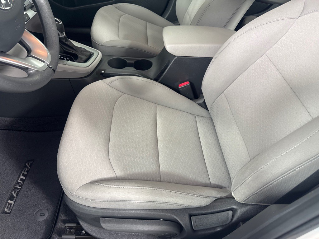 2019 Hyundai Elantra Image 11