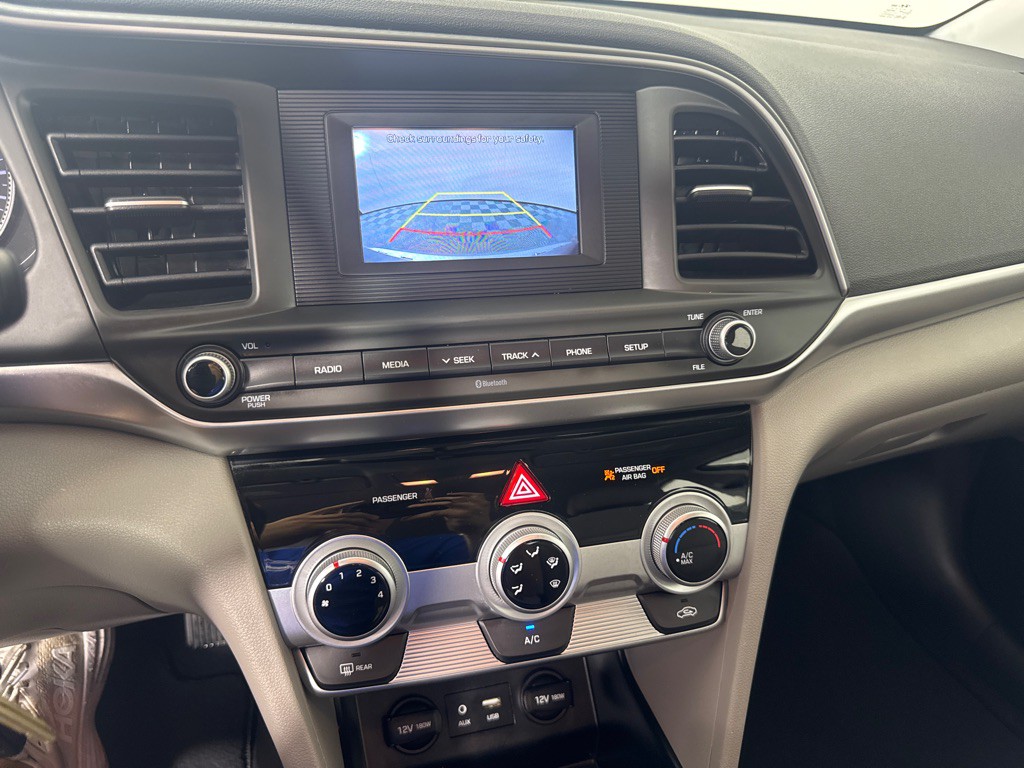 2019 Hyundai Elantra Image 15