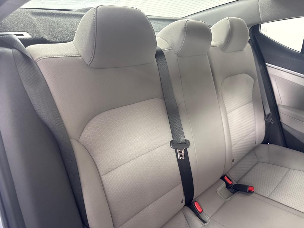 2019 Hyundai Elantra Image 20