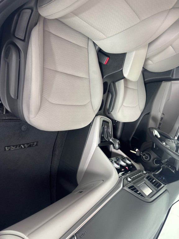 2019 Hyundai Elantra Image 21