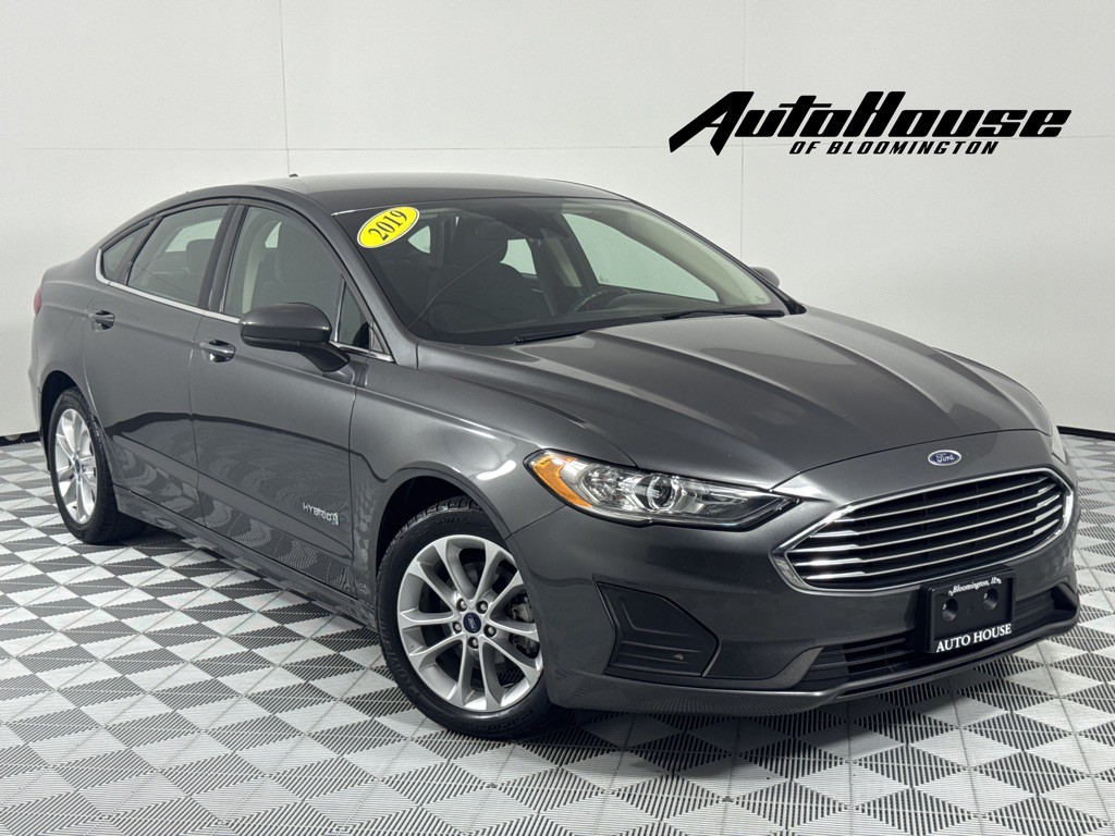 2019 Ford Fusion Image 1