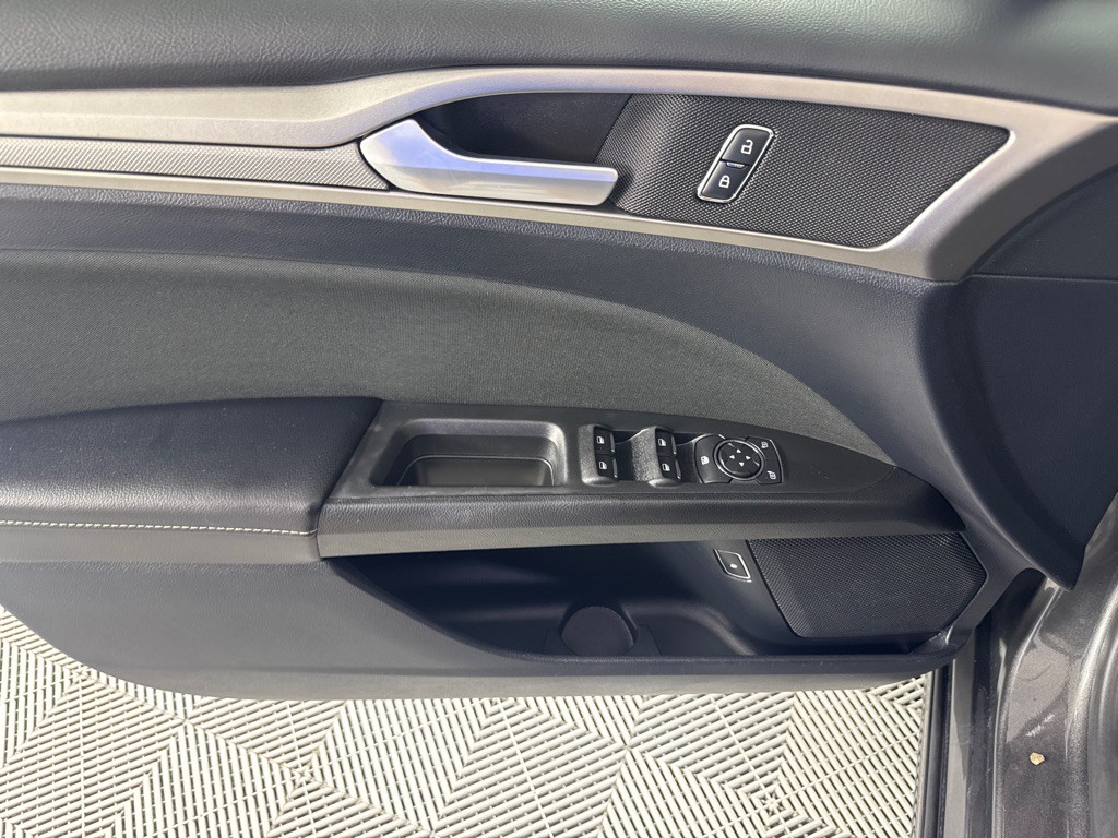 2019 Ford Fusion Image 11