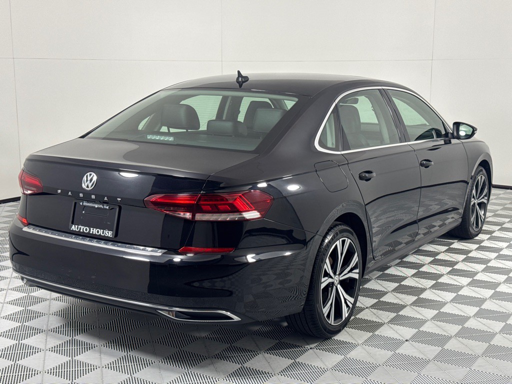 2021 Volkswagen Passat Image 5