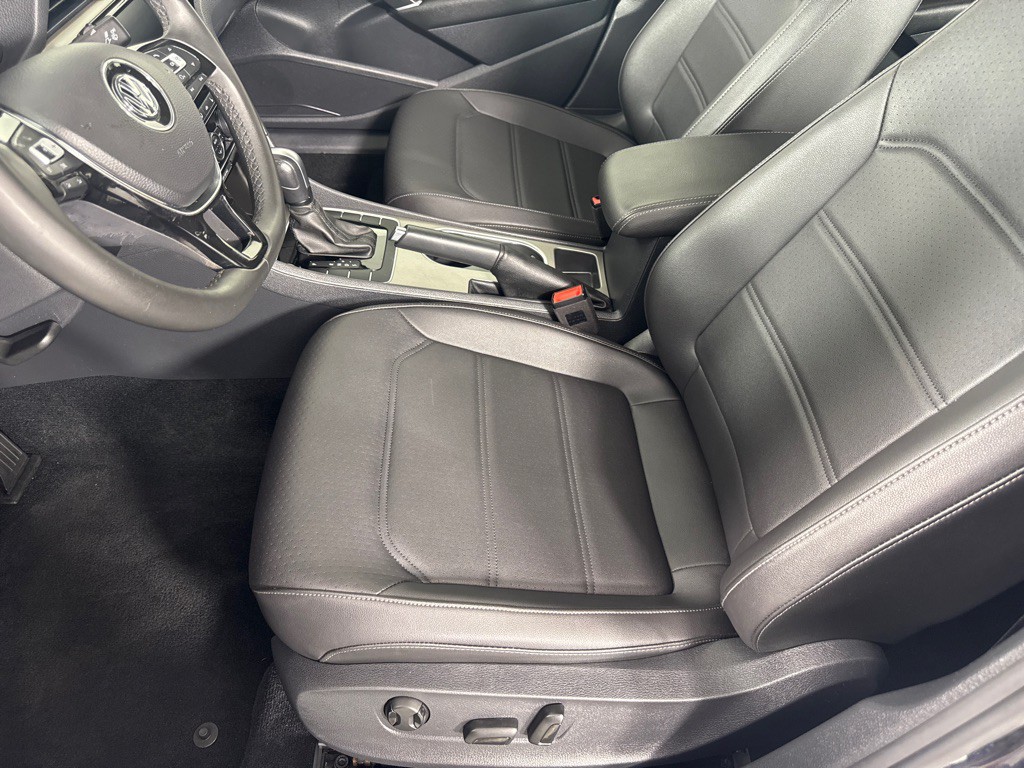 2021 Volkswagen Passat Image 14
