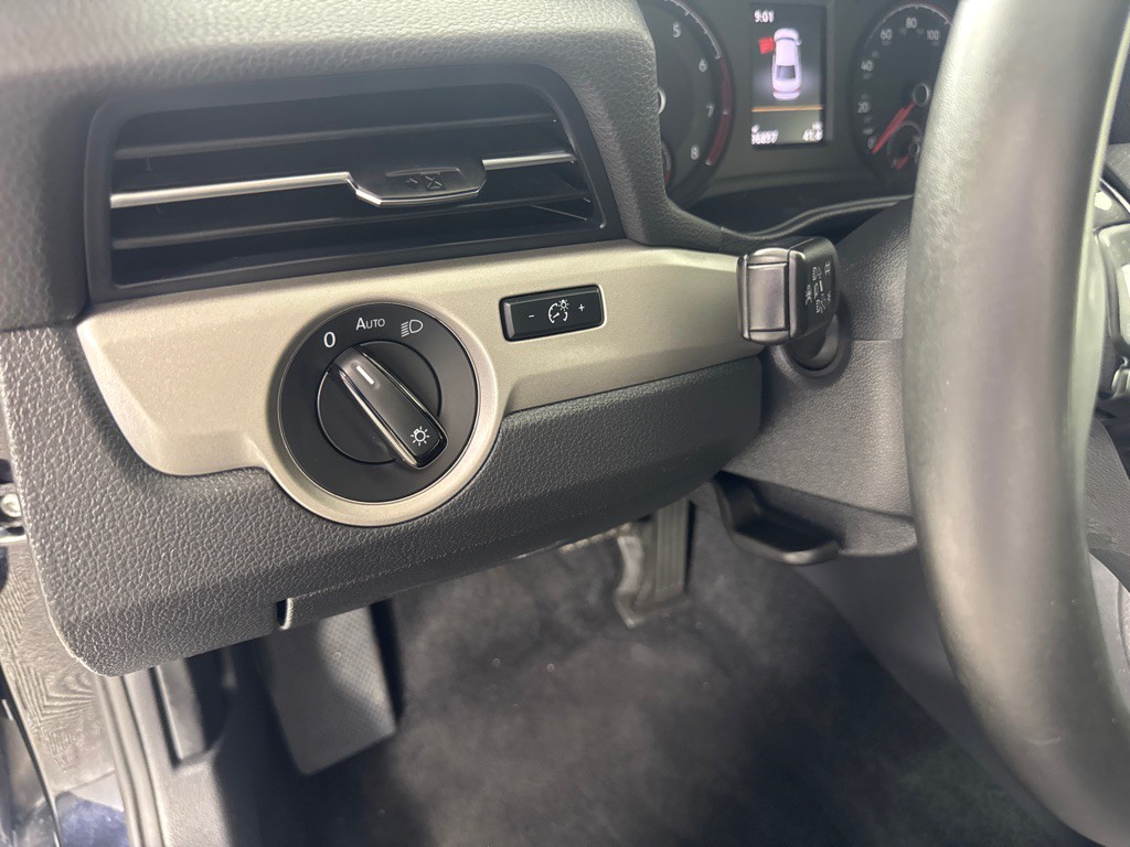 2021 Volkswagen Passat Image 17