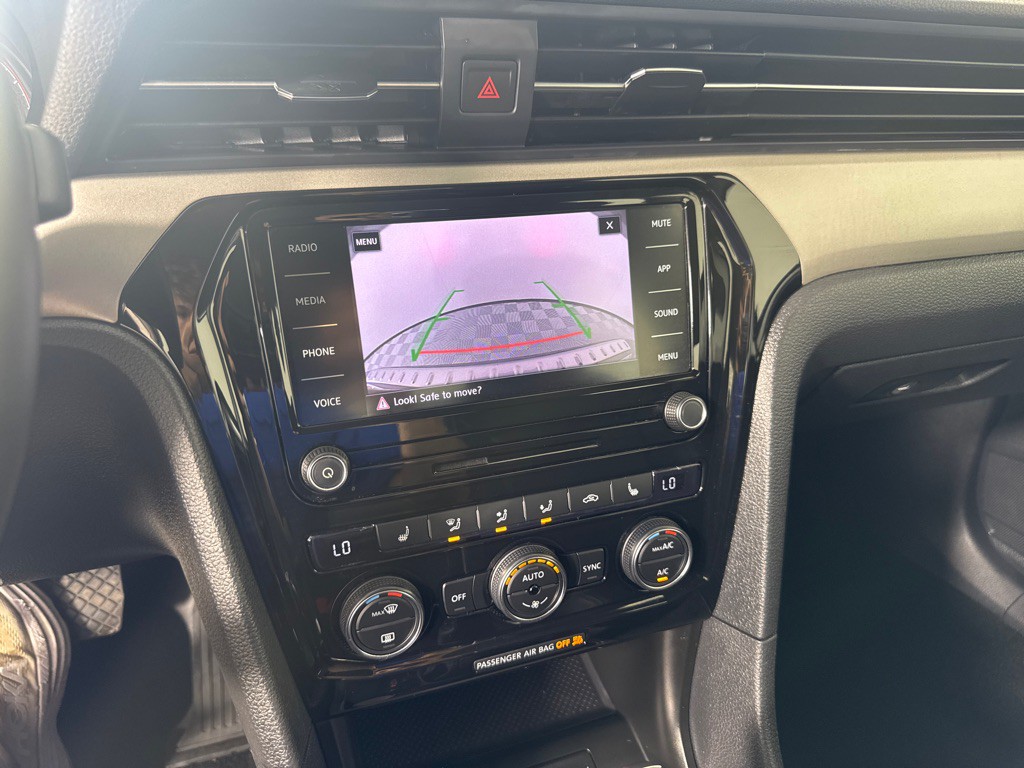 2021 Volkswagen Passat Image 20