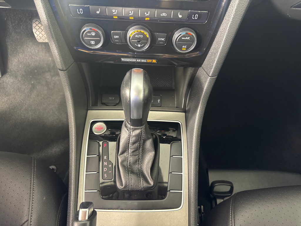 2021 Volkswagen Passat Image 21