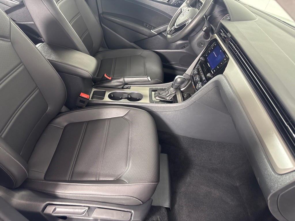 2021 Volkswagen Passat Image 26