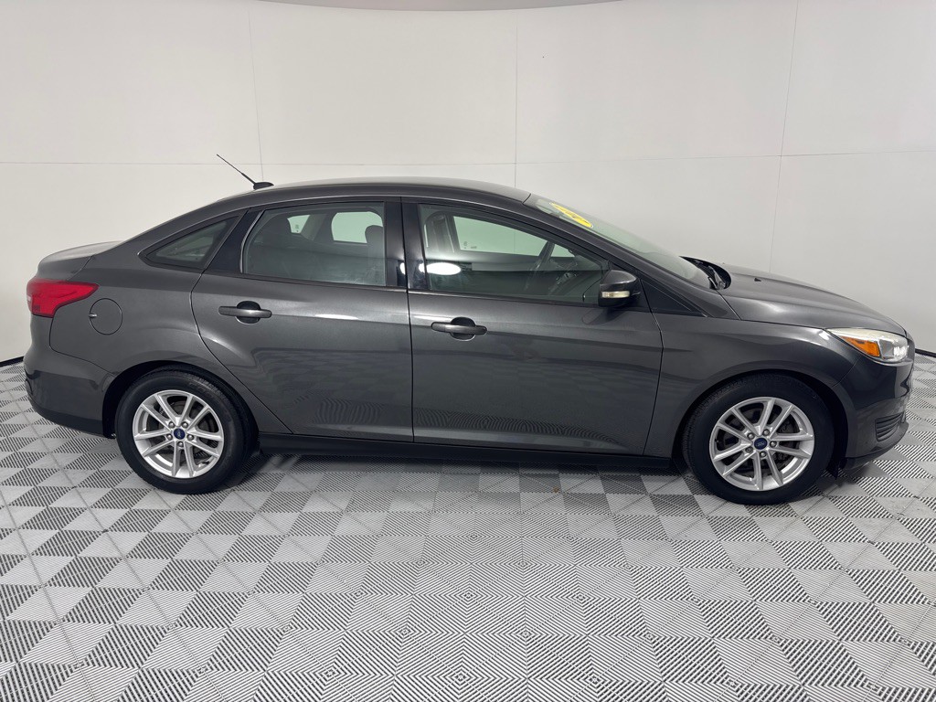 2017 Ford Focus Image 4