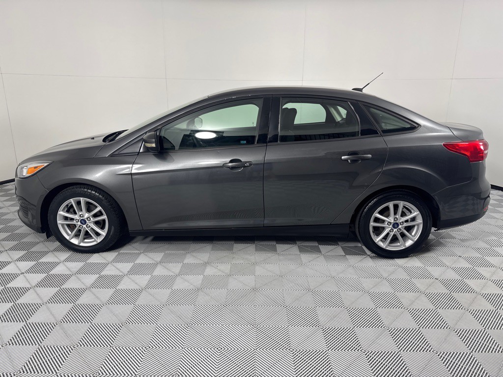 2017 Ford Focus Image 8