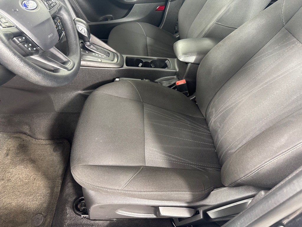 2017 Ford Focus Image 13