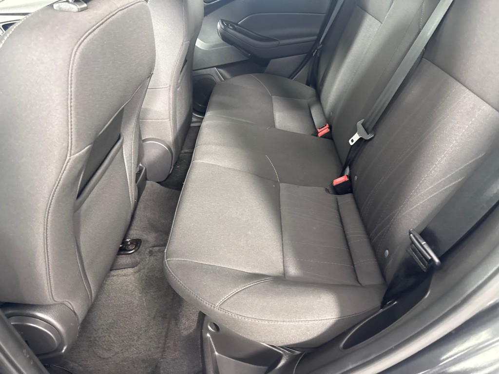 2017 Ford Focus Image 19