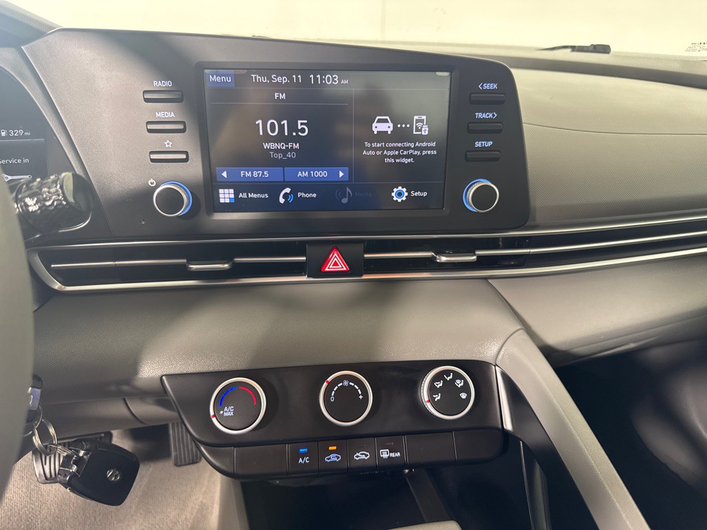 2021 Hyundai Elantra Image 17
