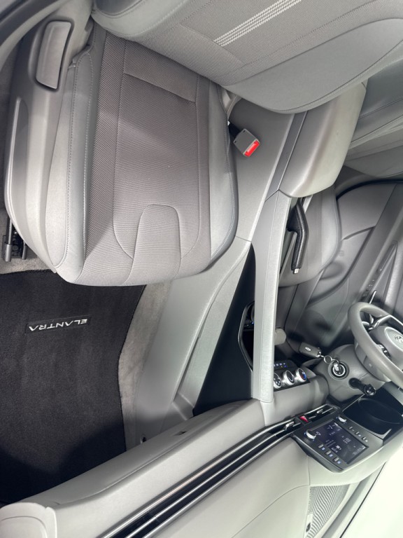 2021 Hyundai Elantra Image 24