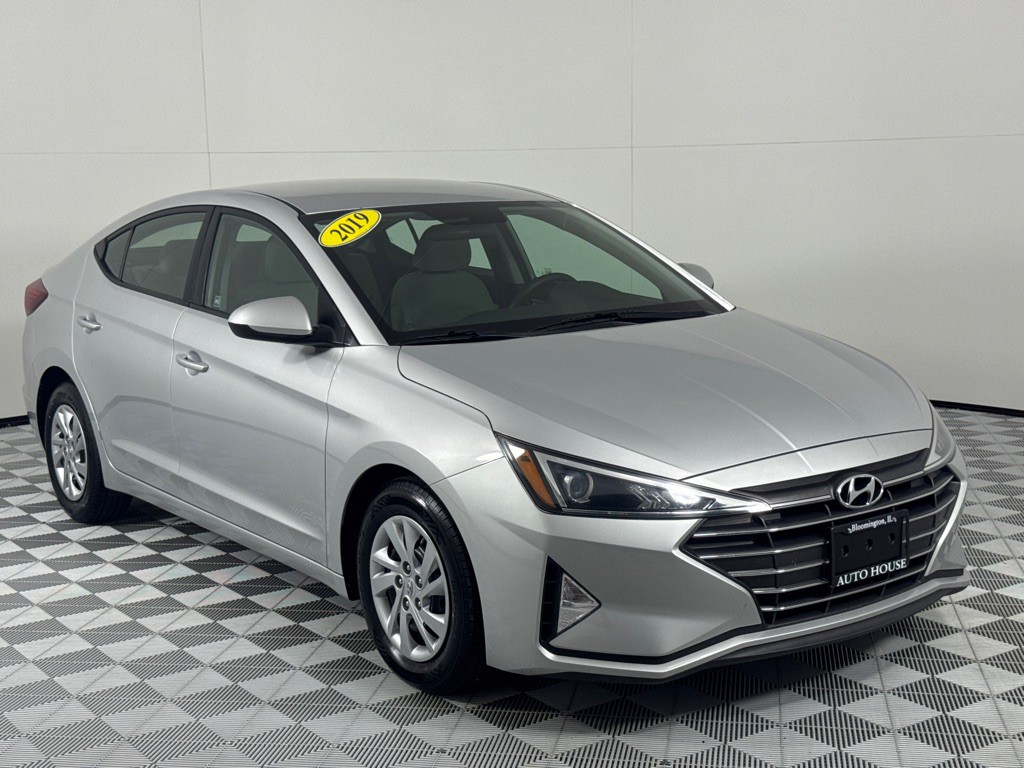 2019 Hyundai Elantra Image 3