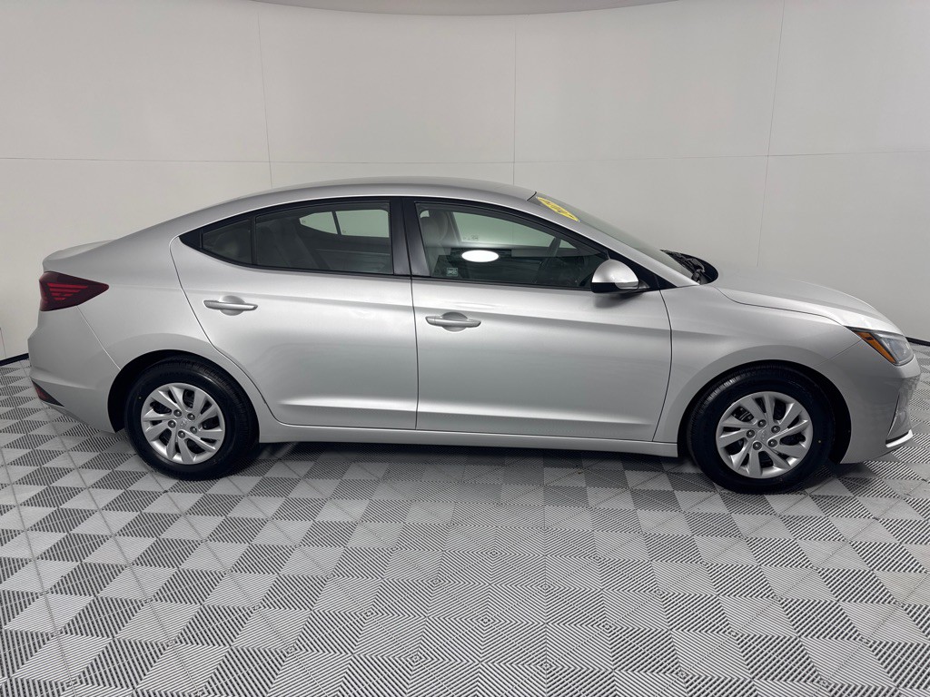 2019 Hyundai Elantra Image 4