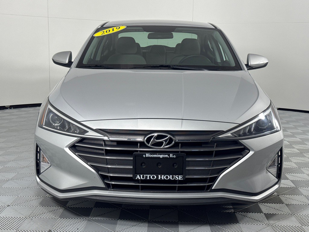 2019 Hyundai Elantra Image 12