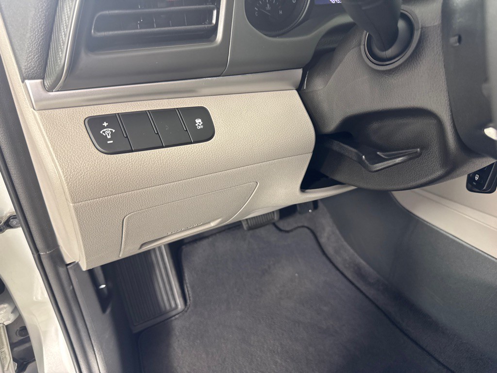 2019 Hyundai Elantra Image 16