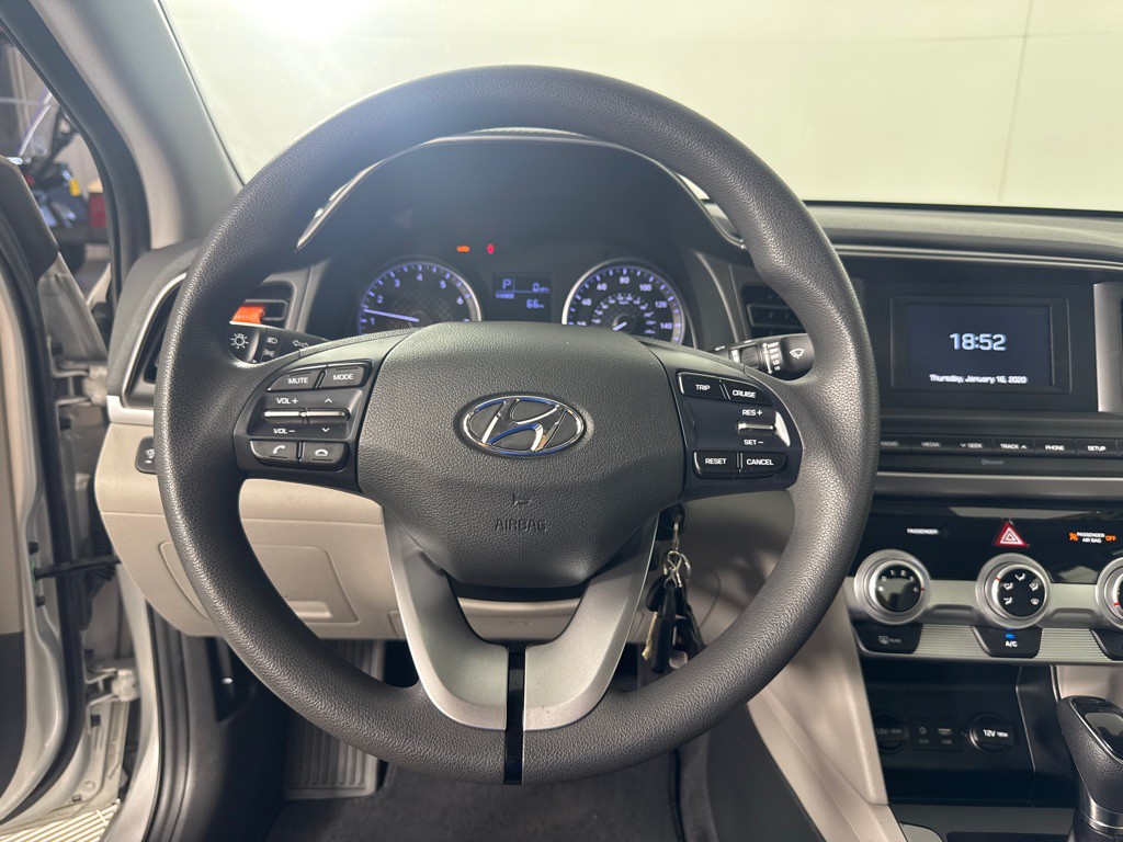 2019 Hyundai Elantra Image 17