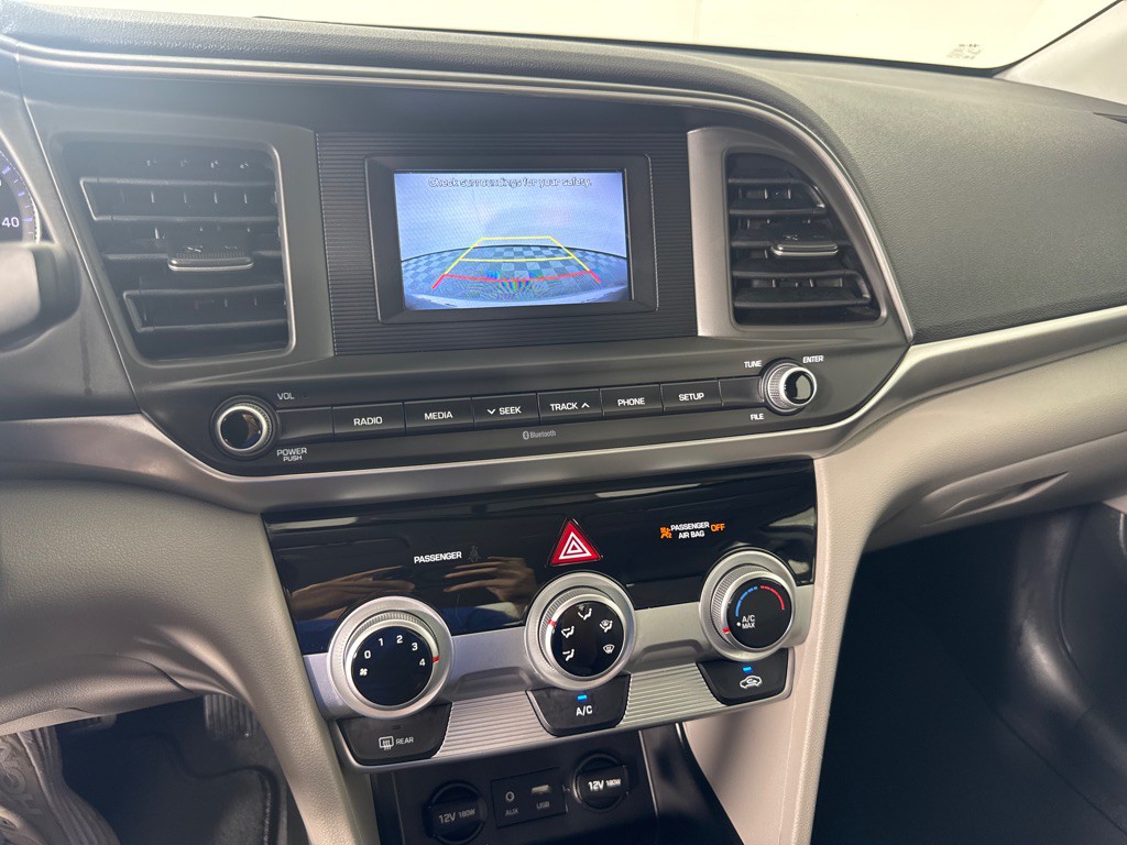 2019 Hyundai Elantra Image 18